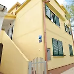 公寓 Yellow House *