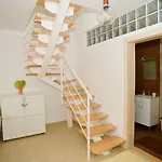 Yellow House 公寓