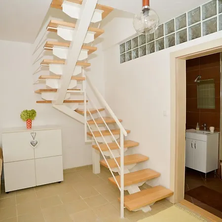 Yellow House Apartment