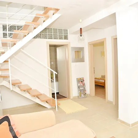 Apartment Yellow House *